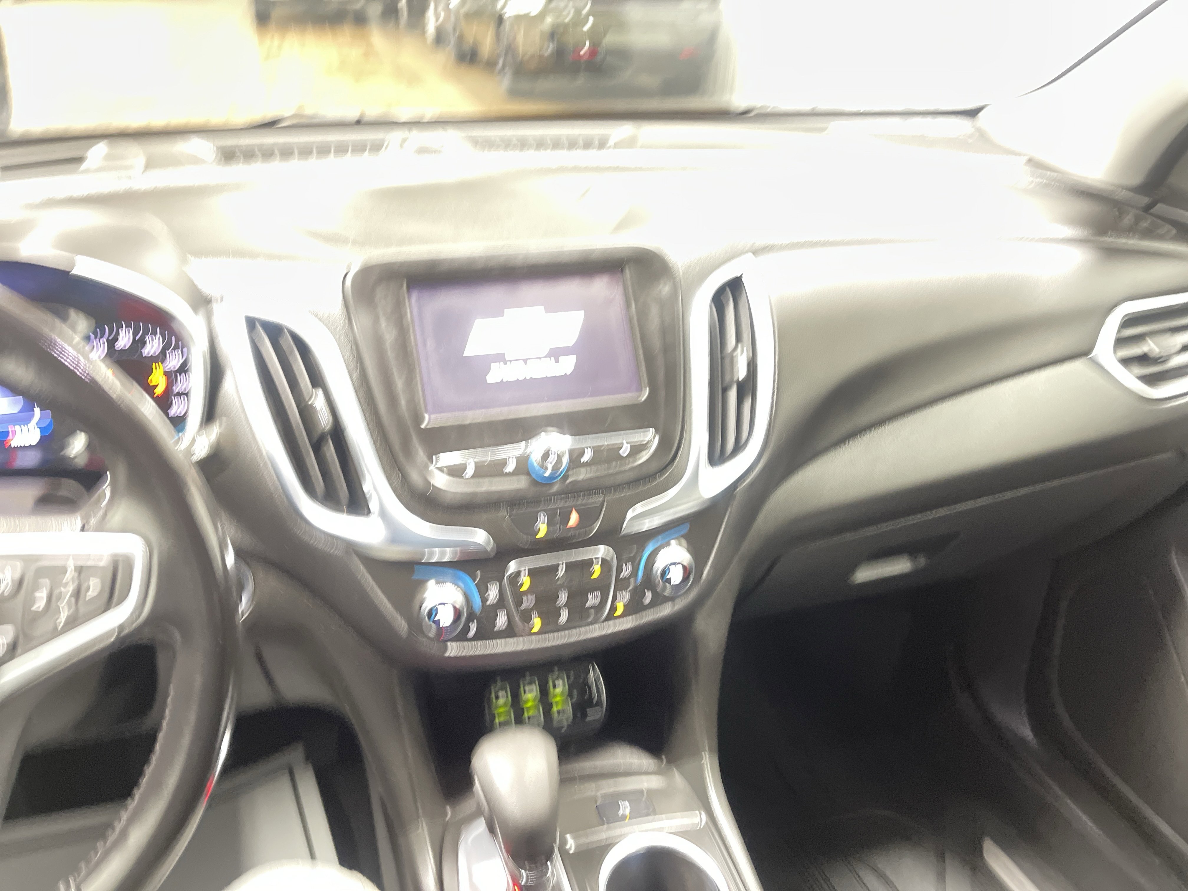 Used 2022 Chevrolet Equinox LT w/ Driver Convenience Package image 30