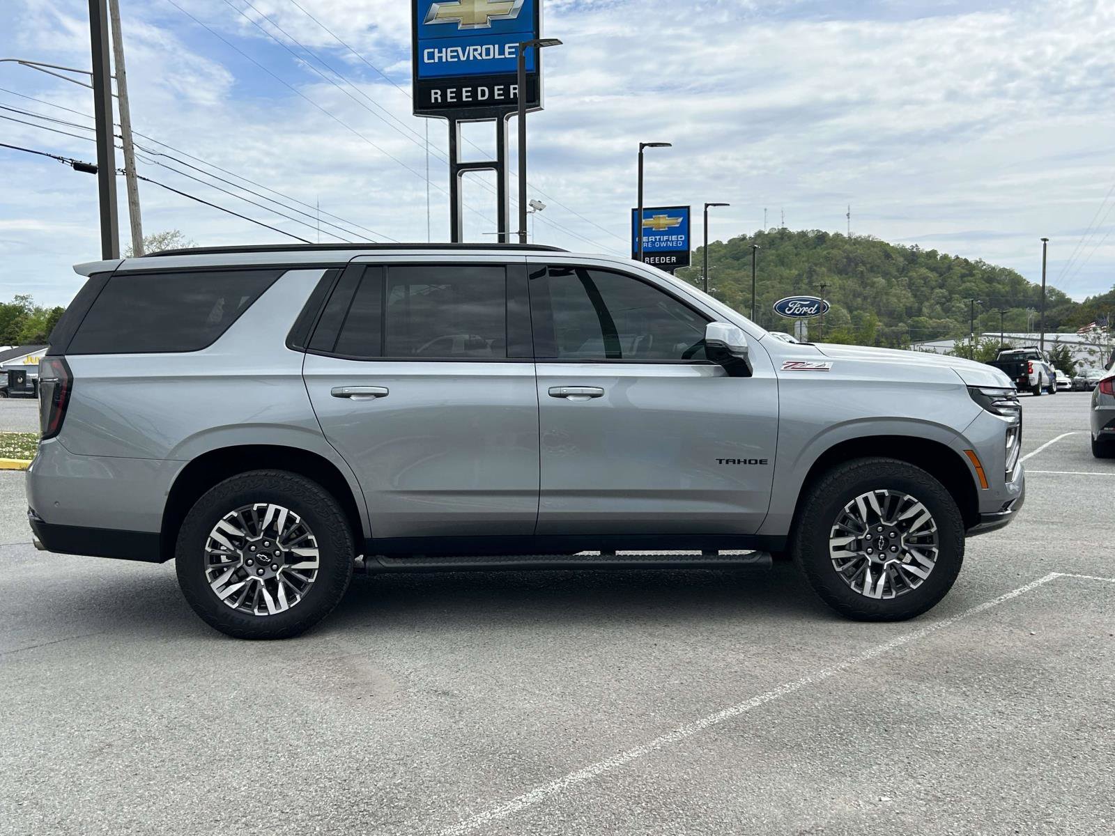 Used 2025 Chevrolet Tahoe Z71 w/ Comfort Package image 2