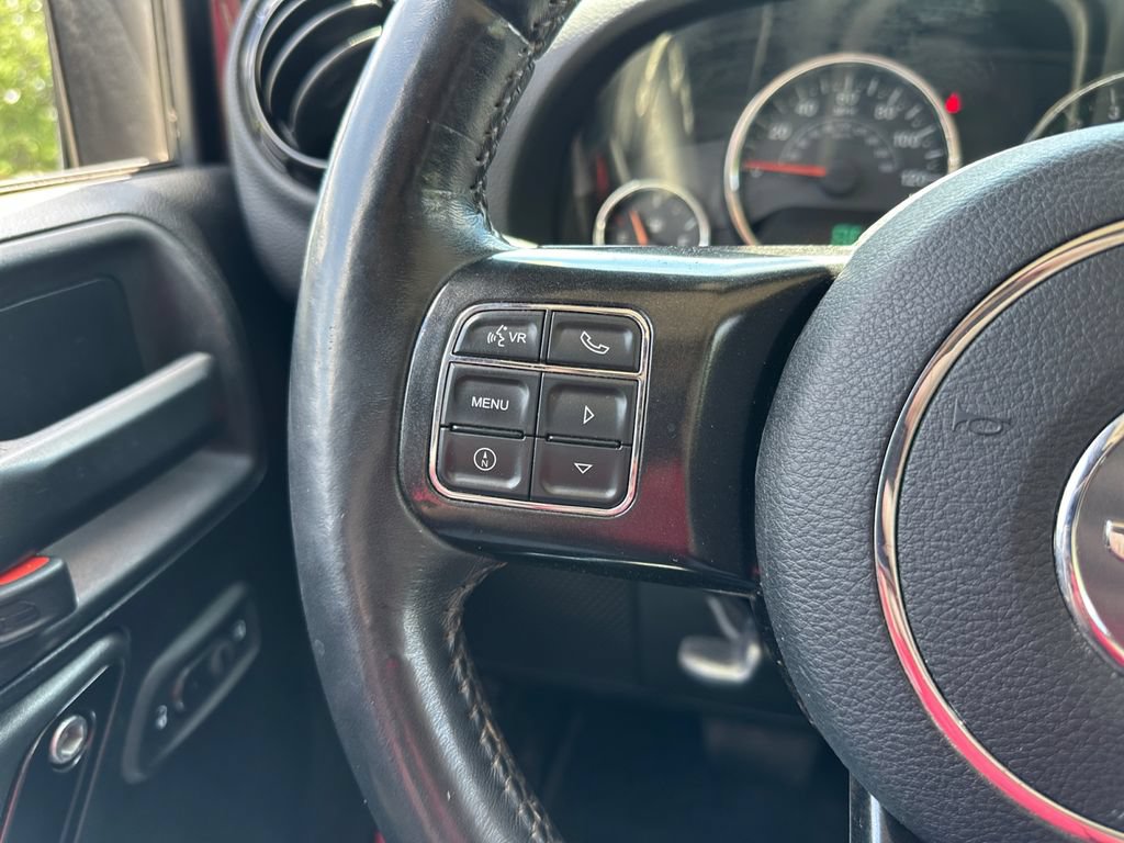 Used 2018 Jeep Wrangler Unlimited Rubicon w/ Connectivity Group AWD/4WD image 23