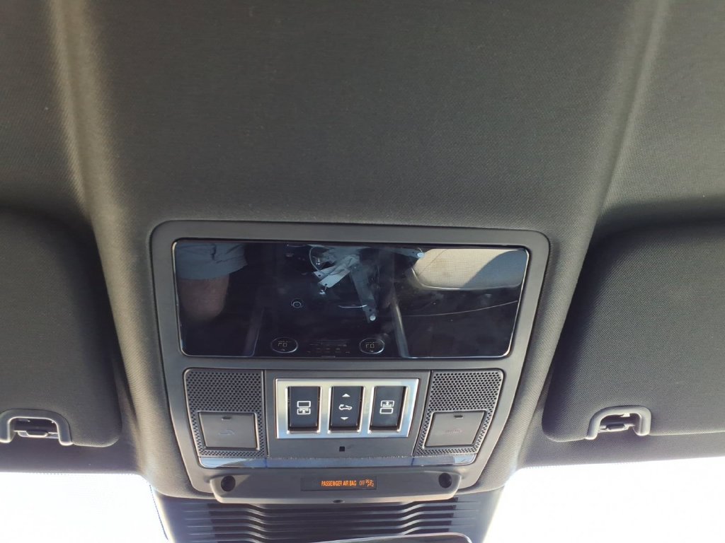 Used 2024 Land Rover Discovery Dynamic SE AWD/4WD image 26