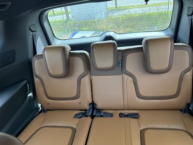New 2026 Nissan Armada SL w/ Captain's Chari Seat Package image 17