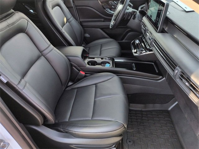 Certified 2025 Lincoln Corsair AWD w/ Equipment Group 101A image 30