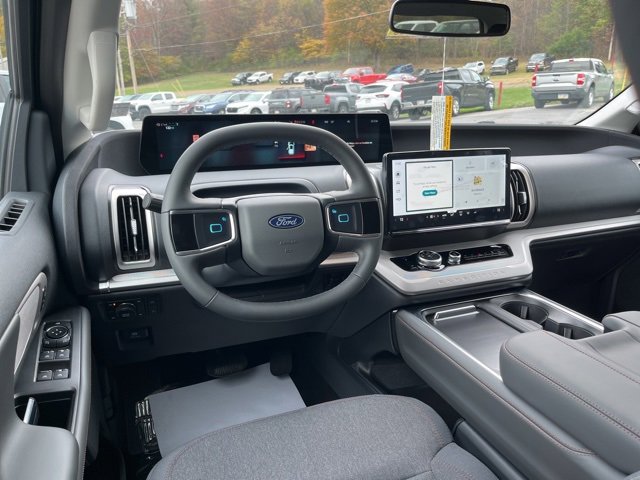 New 2025 Ford Expedition Max Active image 19