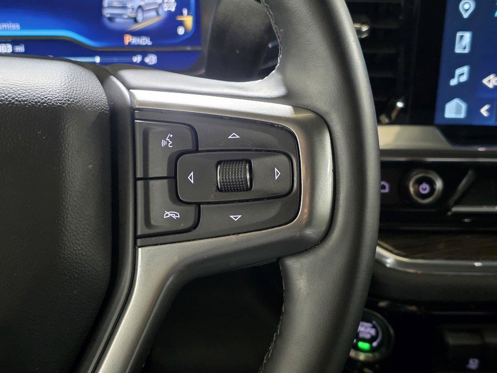 Used 2025 Chevrolet Silverado 1500 LT AWD/4WD image 32