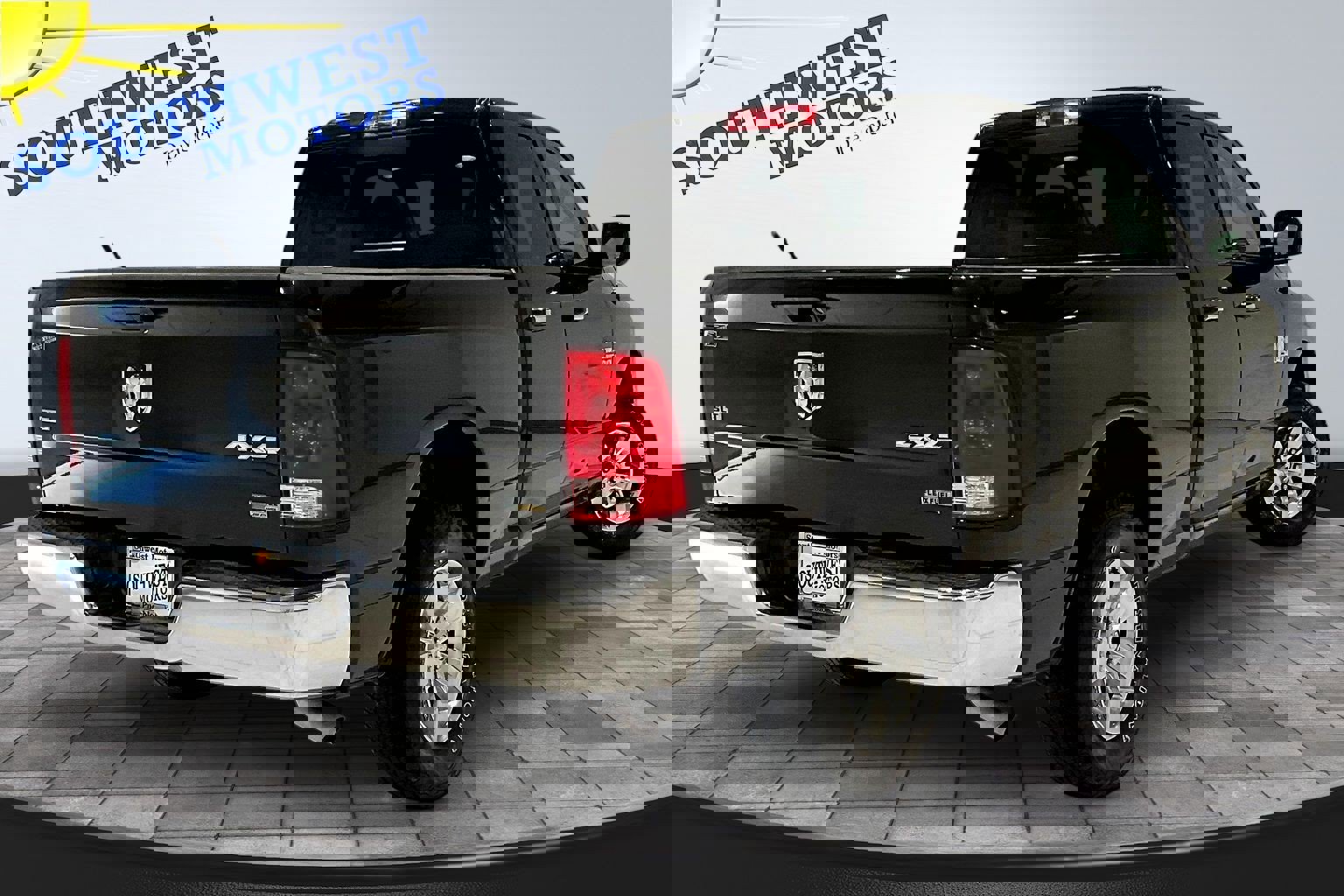 Used 2017 RAM 1500 Classic SLT image 6