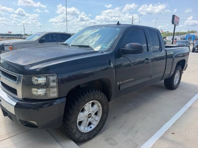 Used 2009 Chevrolet Silverado 1500 LT w/ Power Pack Plus AWD/4WD image 1
