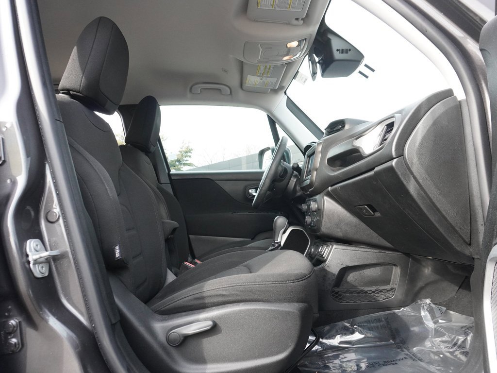 Used 2018 Jeep Renegade Latitude image 24