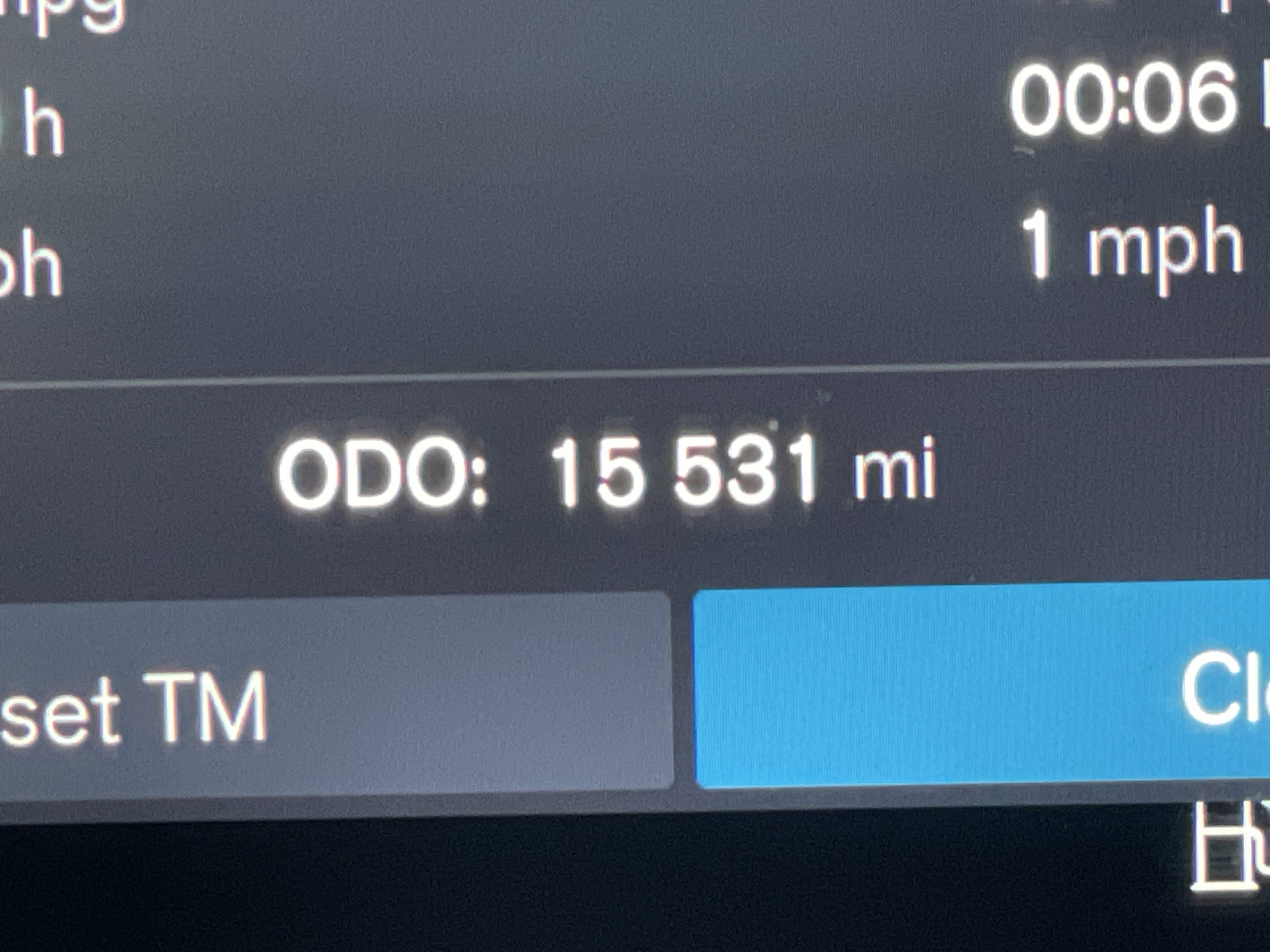 Used 2025 Volvo XC40 B5 Plus image 23