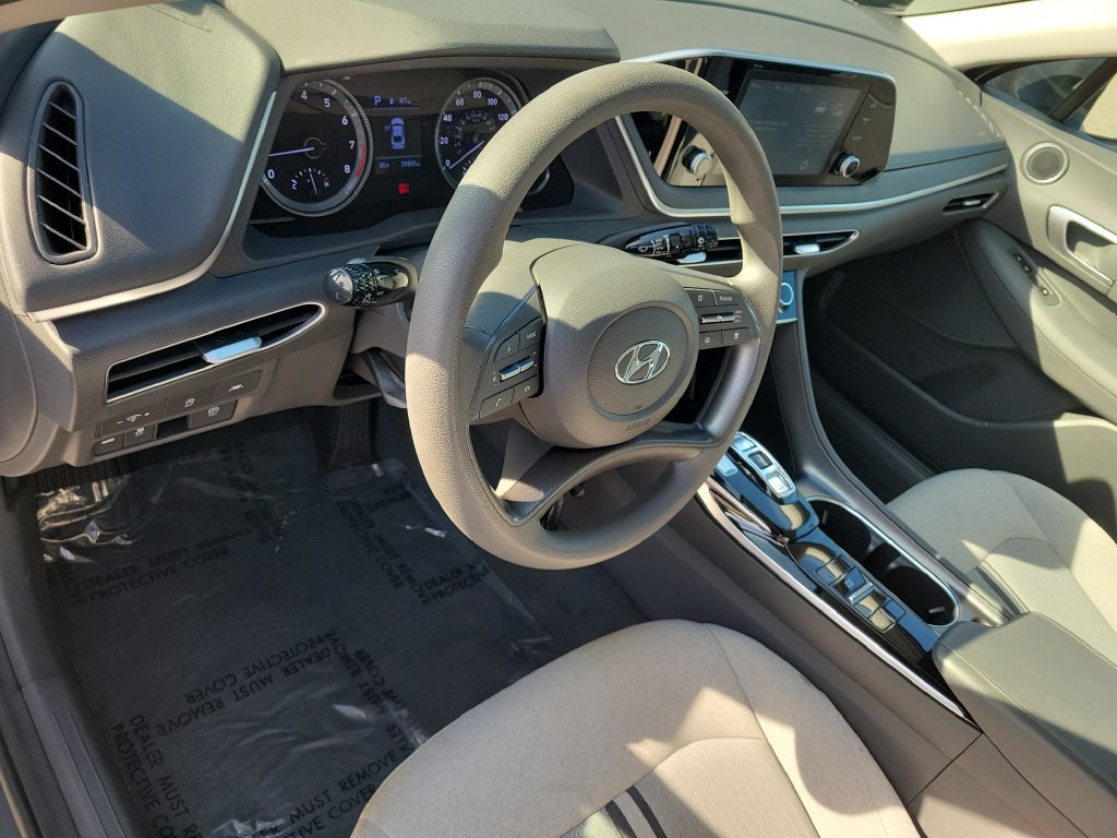 Used 2021 Hyundai Sonata SE w/ Preferred Accessory Package FWD image 6