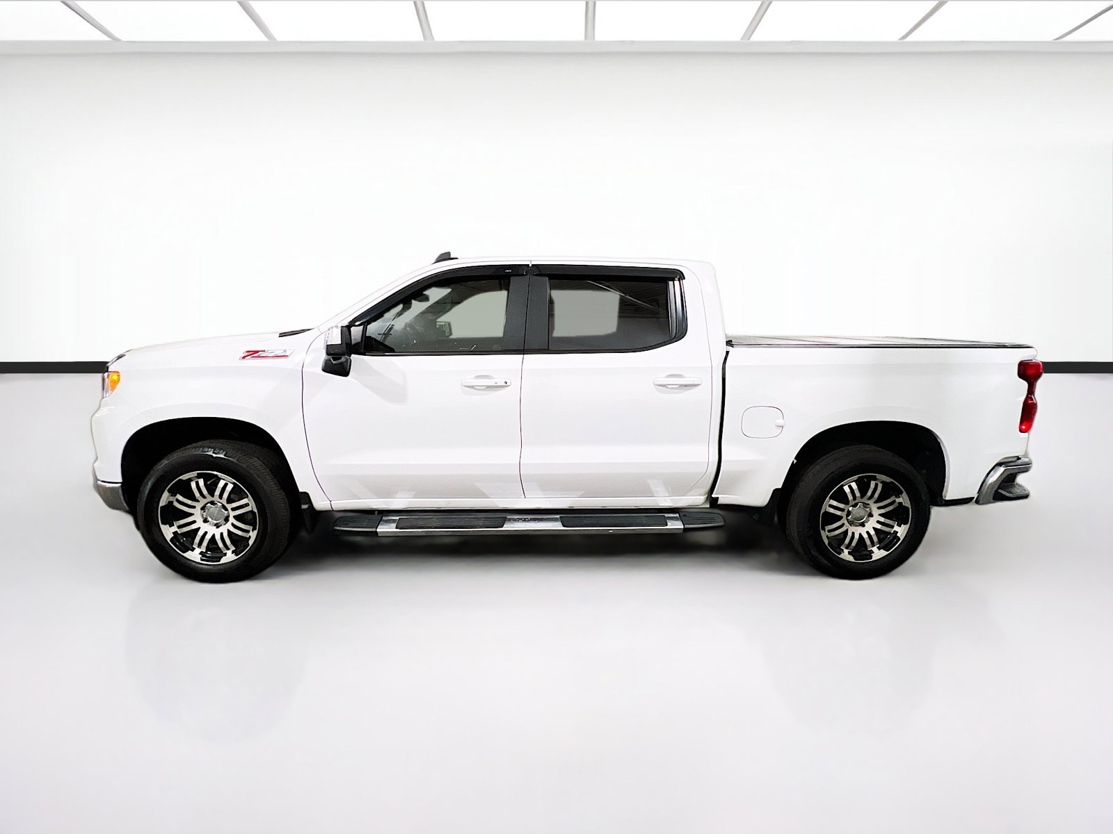 Used 2023 Chevrolet Silverado 1500 LT AWD/4WD image 21