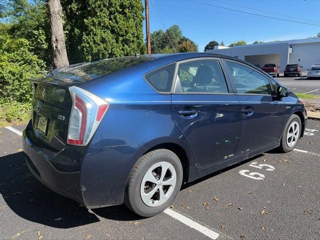 Used 2015 Toyota Prius Two FWD image 4