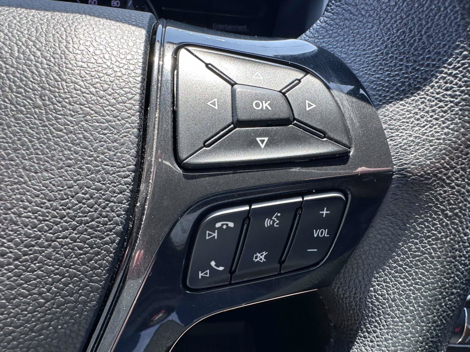Used 2019 Ford Explorer XLT w/ Equipment Group 202A AWD/4WD image 19