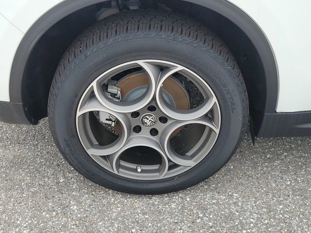 New 2025 Alfa Romeo Stelvio Sprint image 5