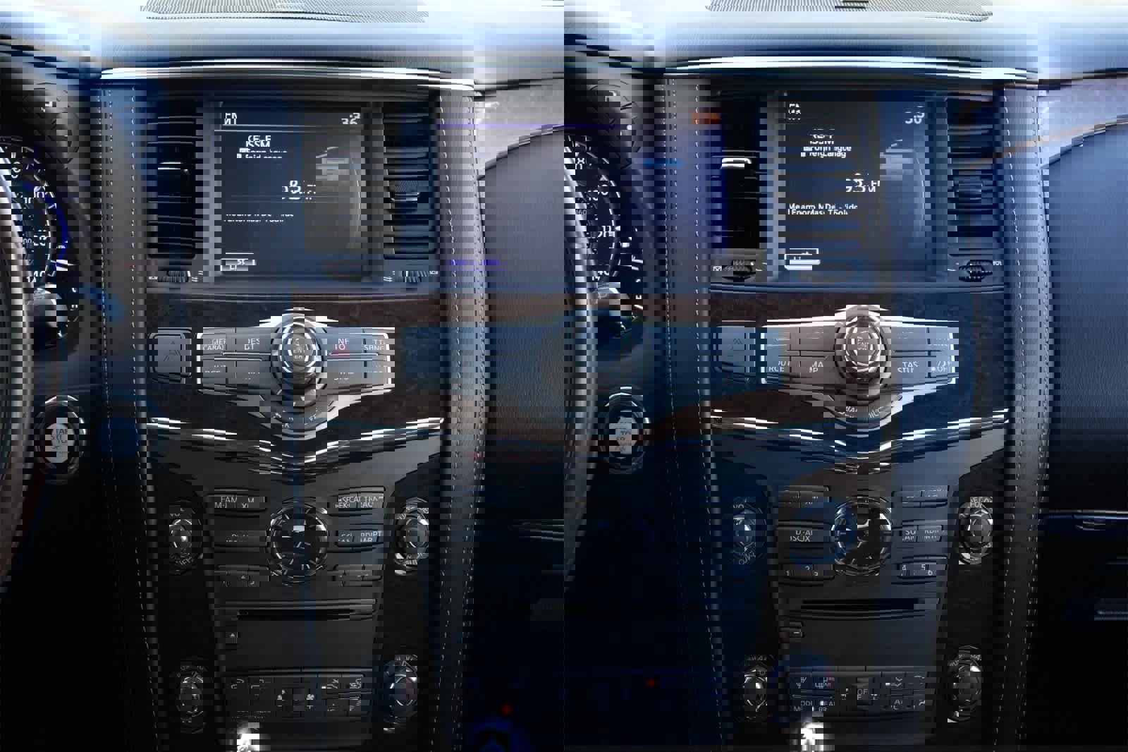 Used 2017 INFINITI QX80 2WD w/ Driver Assistance Package image 13