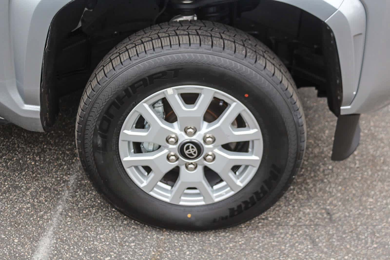Used 2024 Toyota Tacoma SR5 AWD/4WD image 10