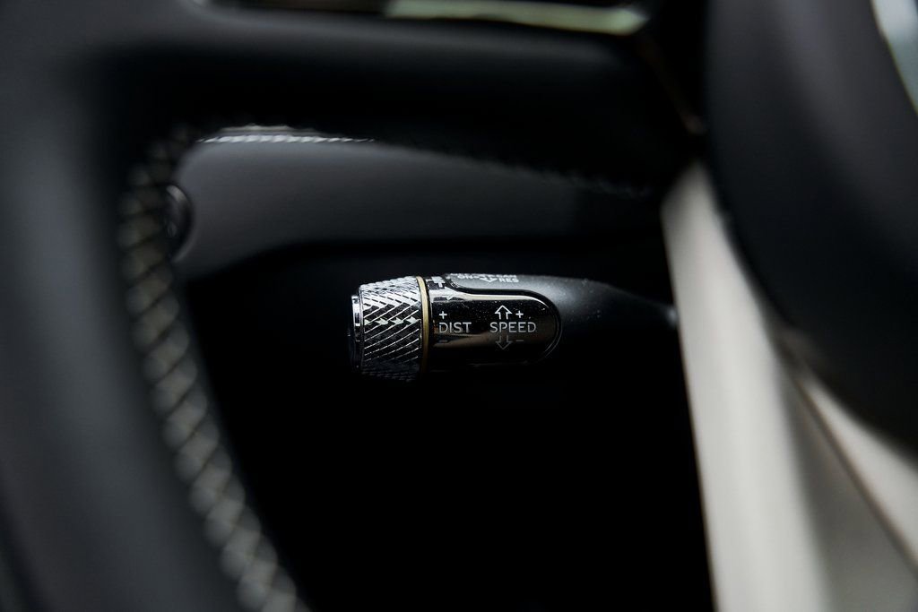 Used 2025 Bentley Flying Spur Plug-In Hybrid image 66