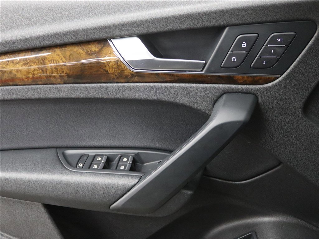 Used 2018 Audi Q5 2.0T Premium Plus w/ Premium Plus Package image 38