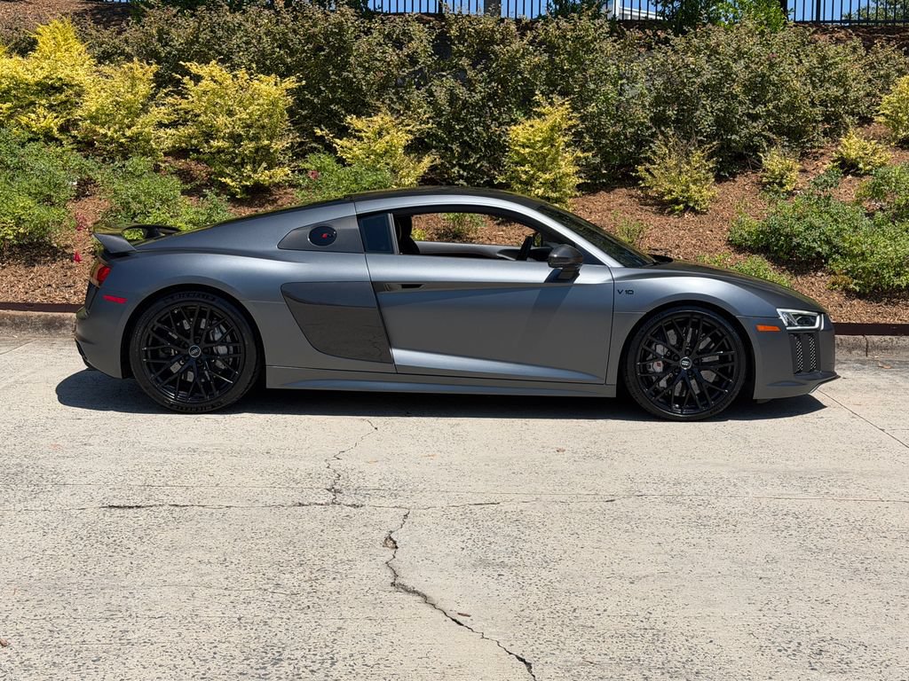 Used 2017 Audi R8 V10 plus AWD/4WD image 2