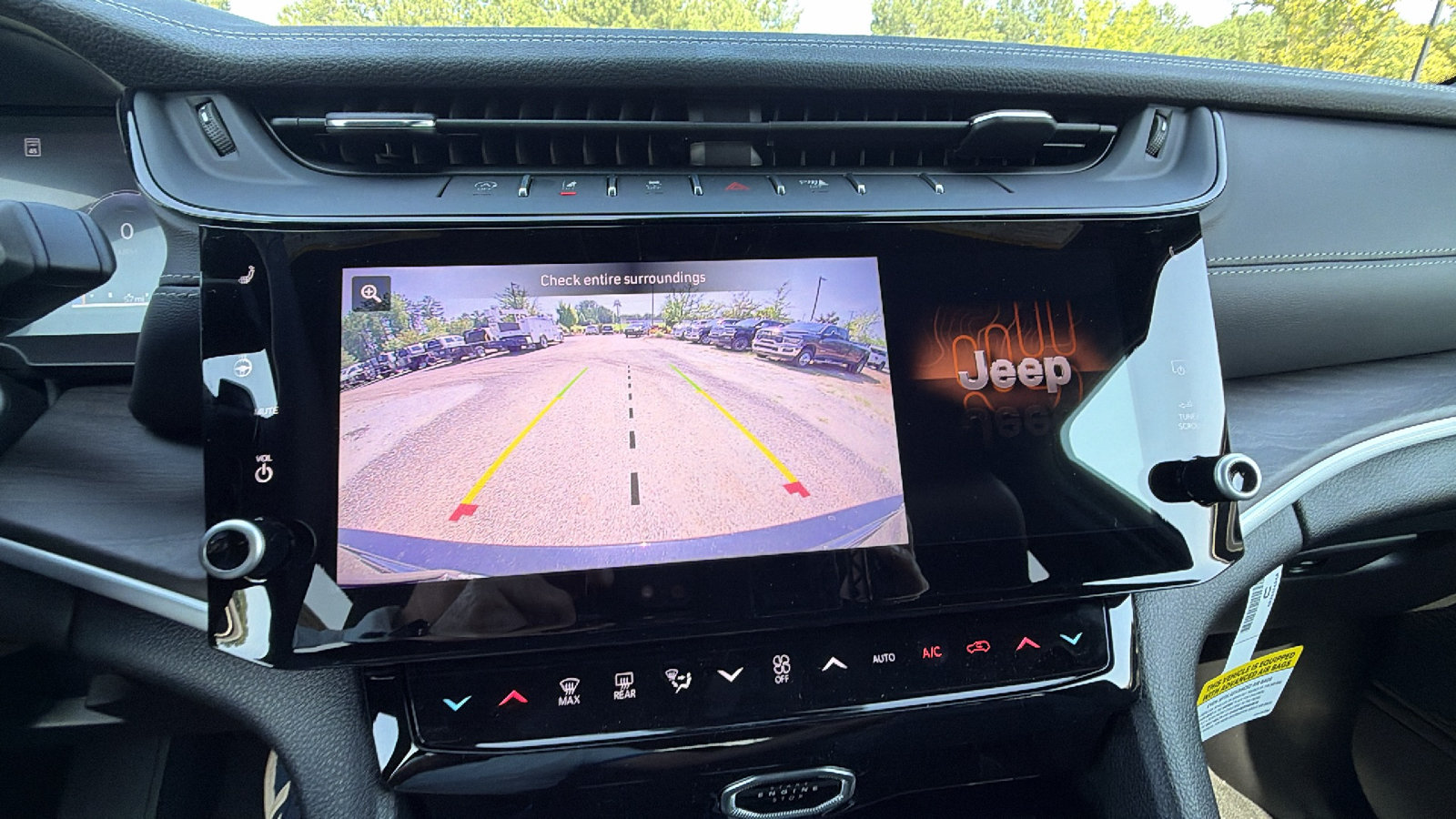 New 2026 Jeep Grand Cherokee Altitude AWD/4WD image 29