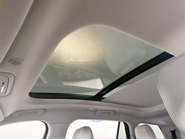 New 2026 Lincoln Aviator 2WD w/ Jet Appearance Package image 3