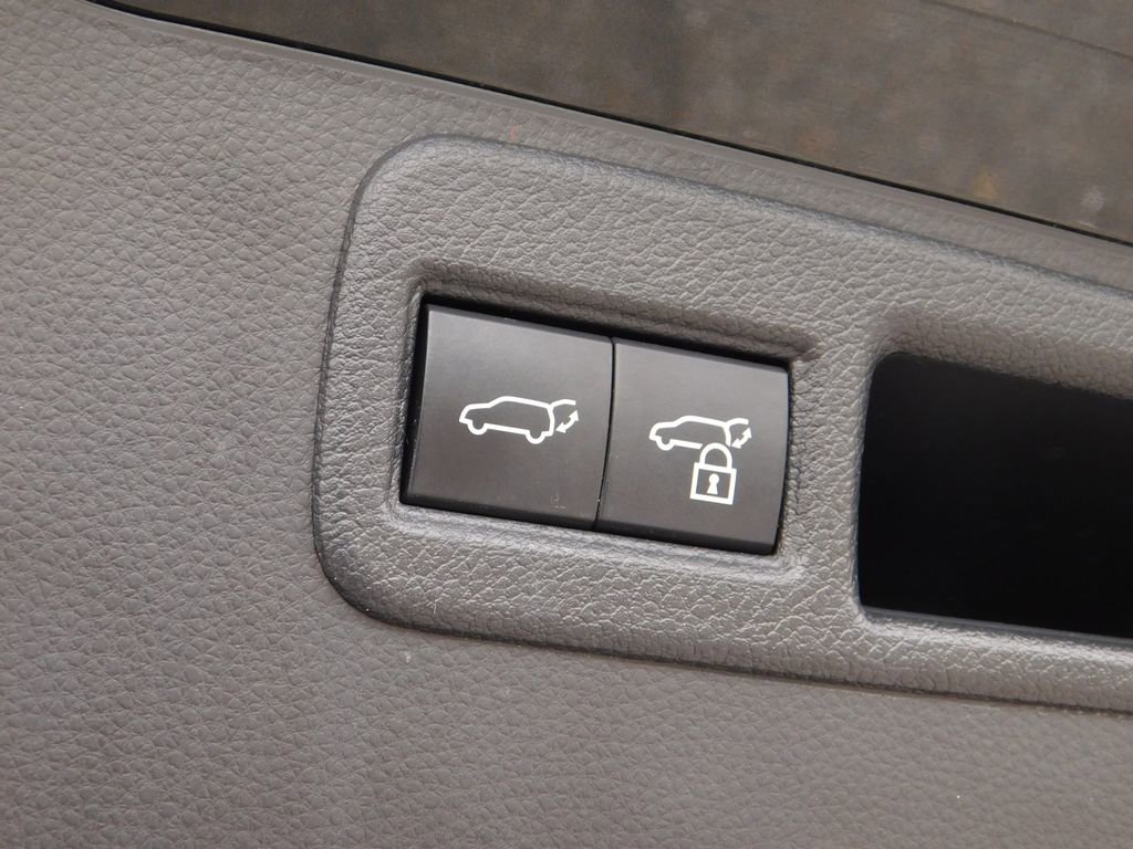 Used 2021 Toyota Venza XLE w/ Softex Package image 10