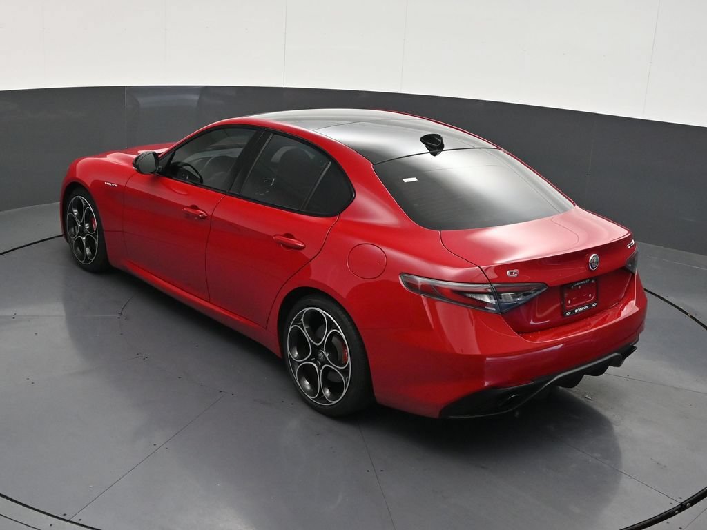 Used 2025 Alfa Romeo Giulia w/ Veloce Package Rwd image 18