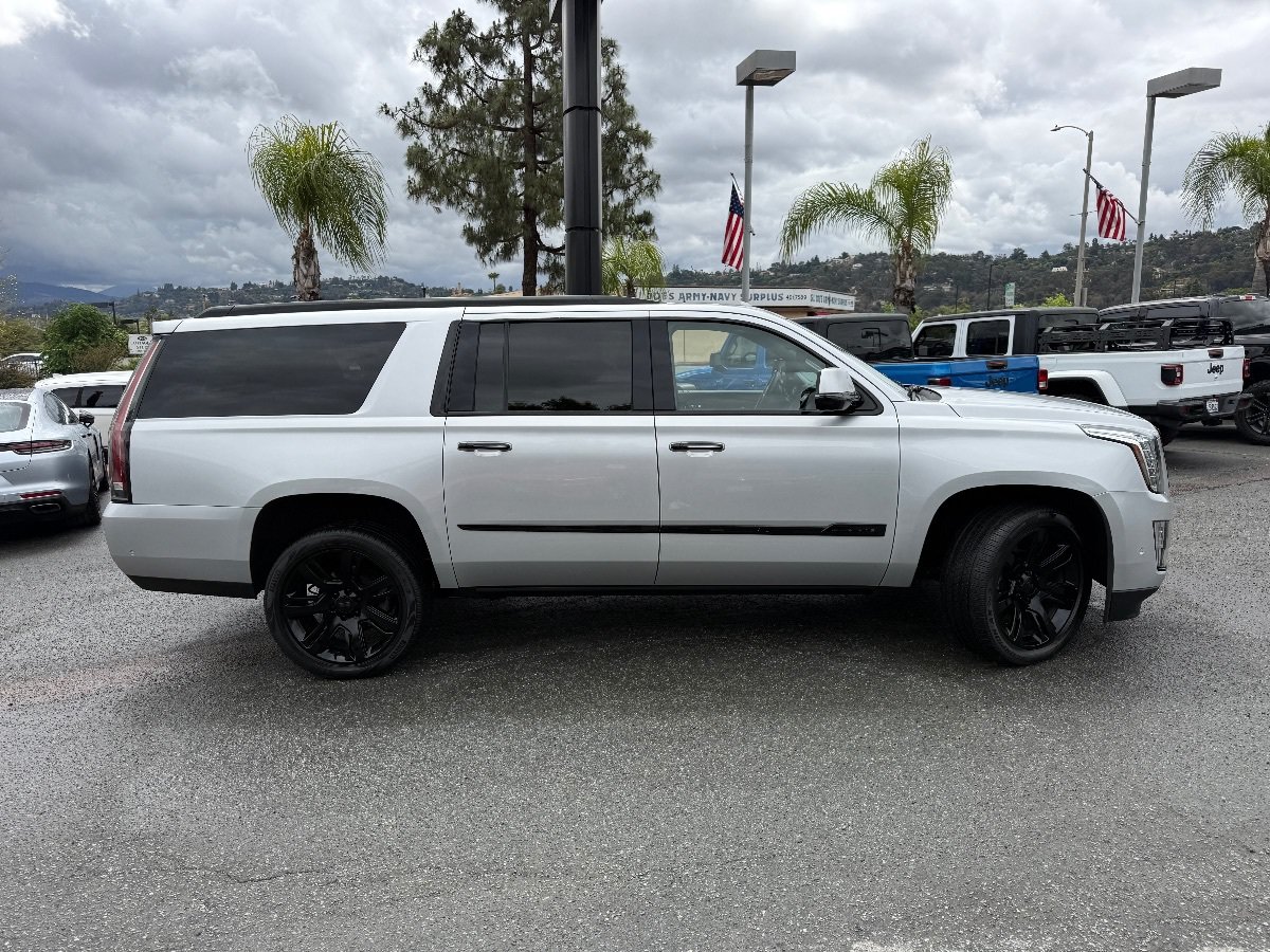 Used 2019 Cadillac Escalade ESV Premium Luxury AWD/4WD image 8