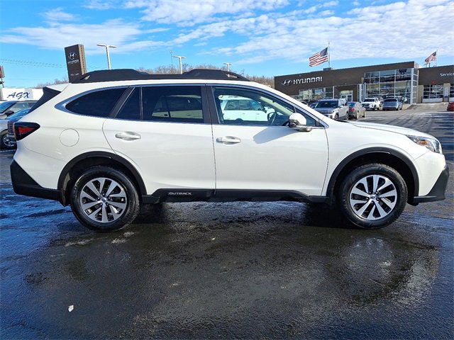 Used 2022 Subaru Outback Premium image 7