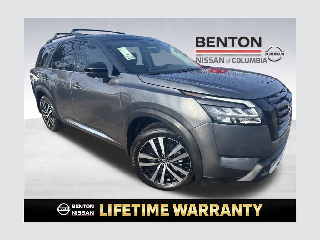 Certified 2025 Nissan Pathfinder Platinum w/ Black Appearance Package image 1