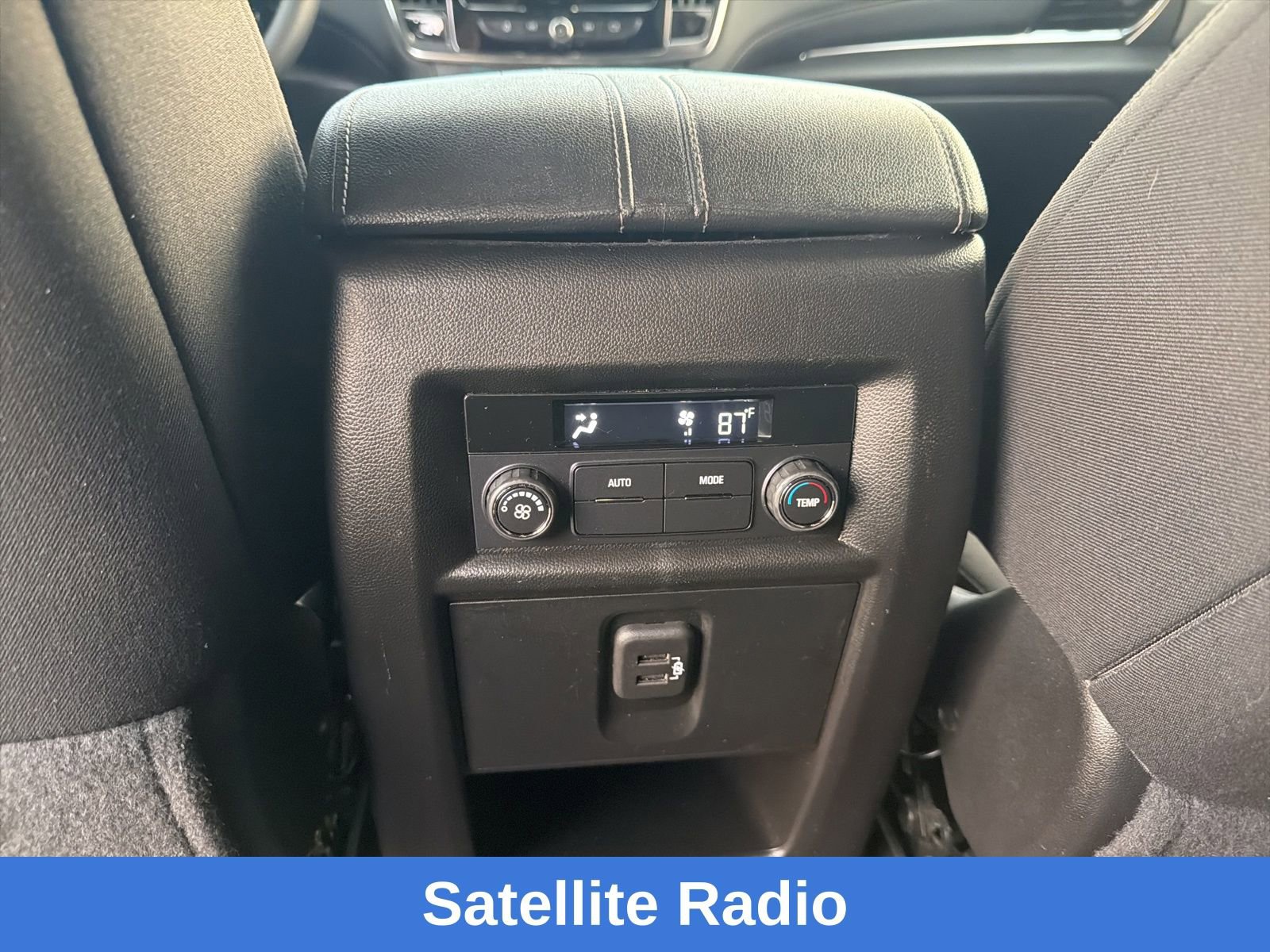 Used 2023 Chevrolet Traverse LT image 18