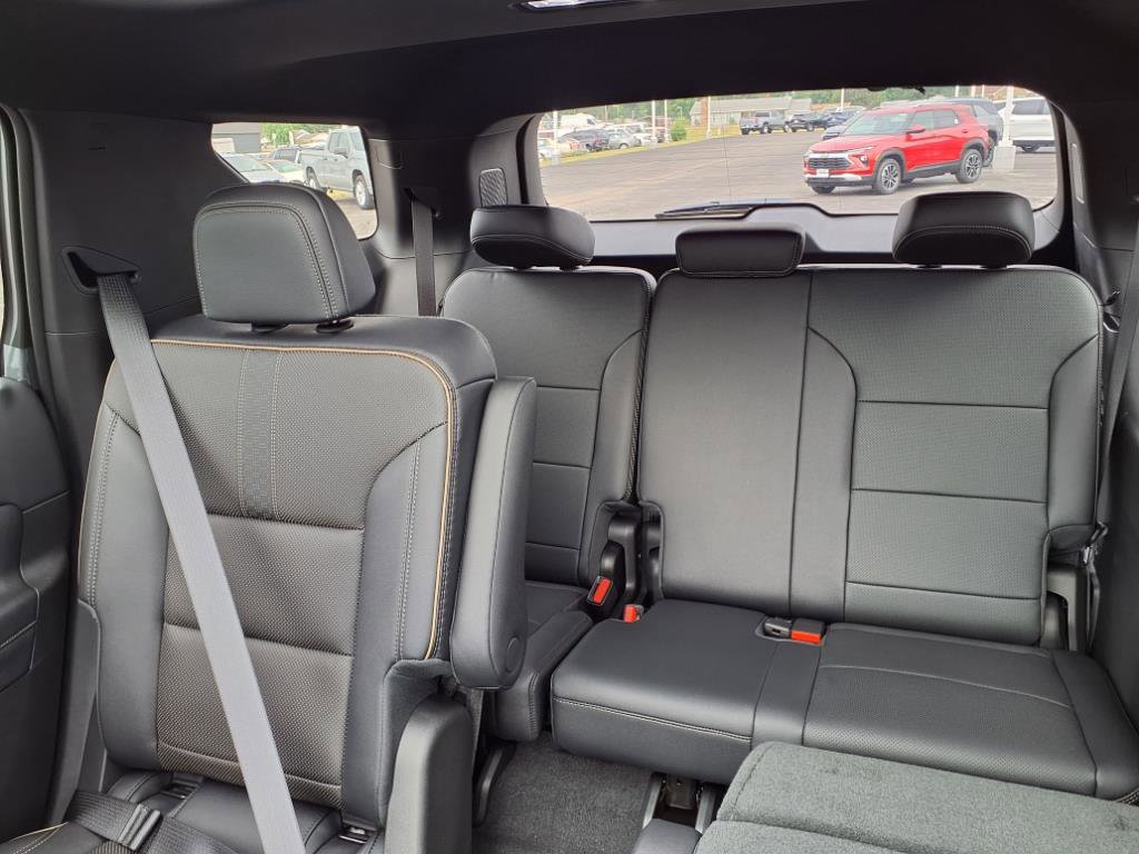New 2025 Chevrolet Traverse High Country w/ LPO, Floor Liner Package image 14