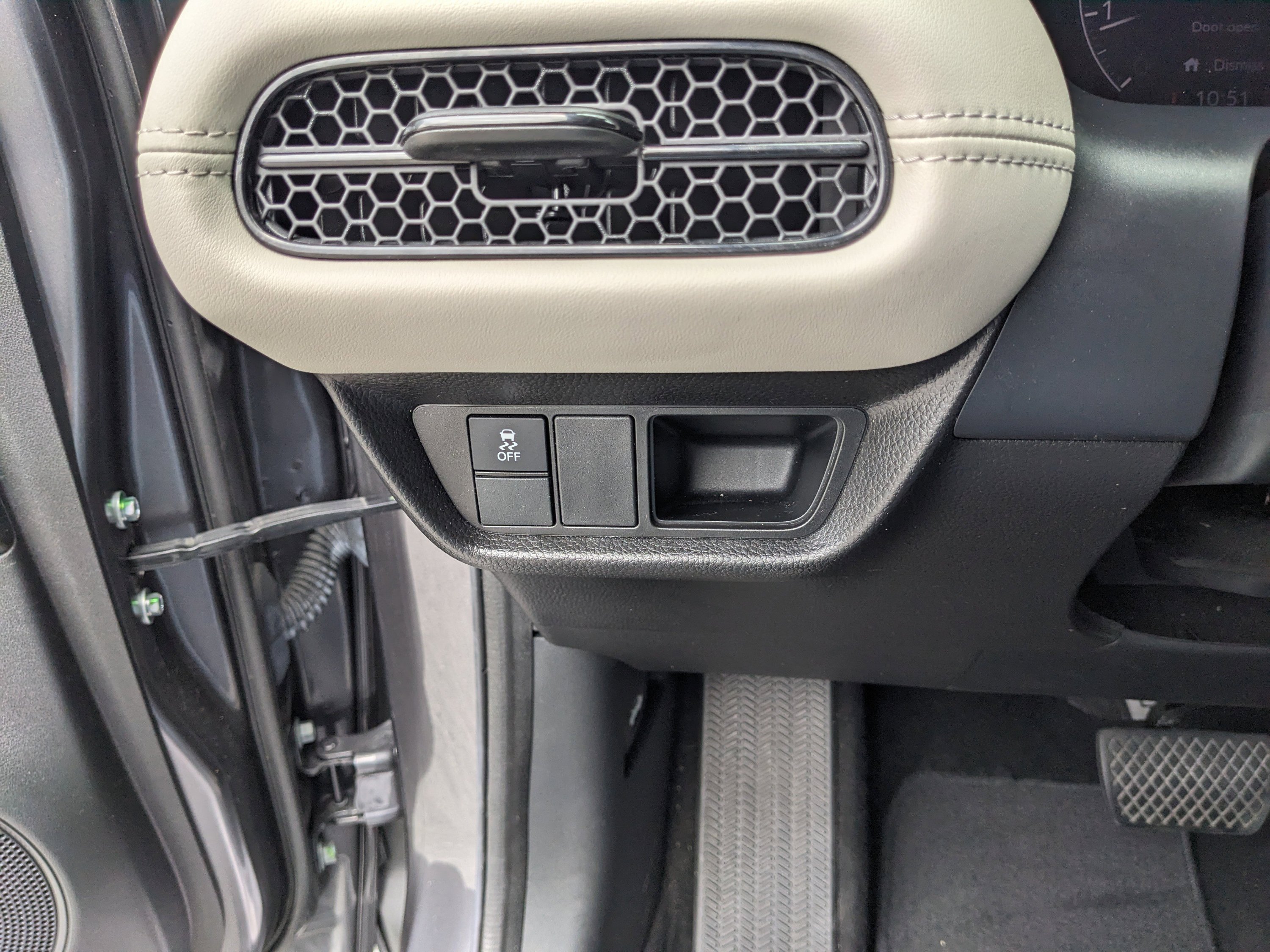 Used 2023 Honda HR-V LX image 32