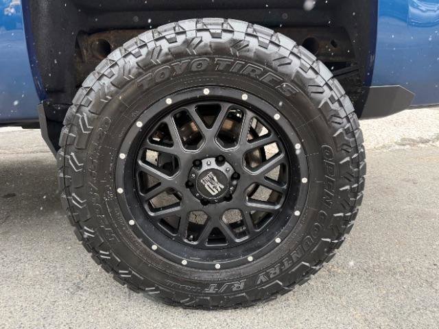 Used 2018 Chevrolet Silverado 1500 LT w/ All Star Edition image 29