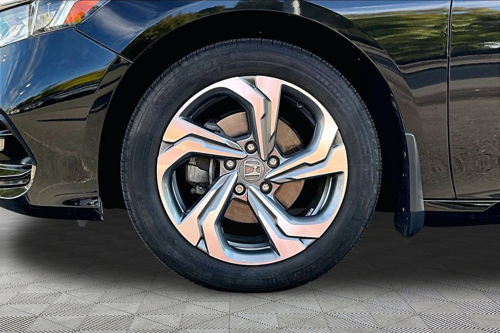 Used 2019 Honda Accord EX image 24