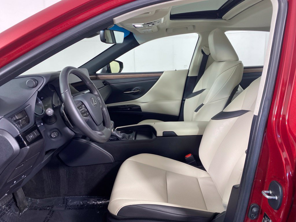 Certified 2024 Lexus ES 300h w/ Premium Package FWD image 11