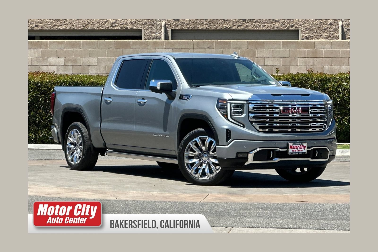 Certified 2025 GMC Sierra 1500 Denali AWD/4WD image 1
