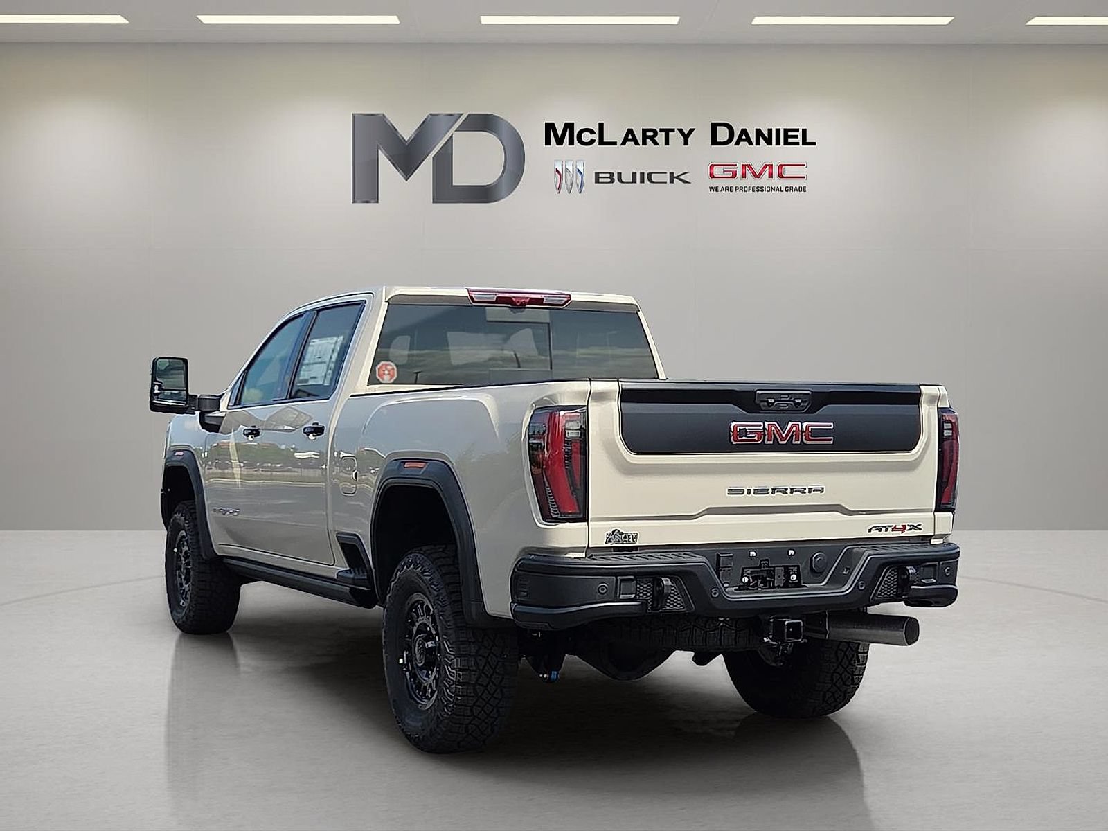 New 2026 GMC Sierra 2500 AT4X w/ AT4X AEV Edition AWD/4WD image 4