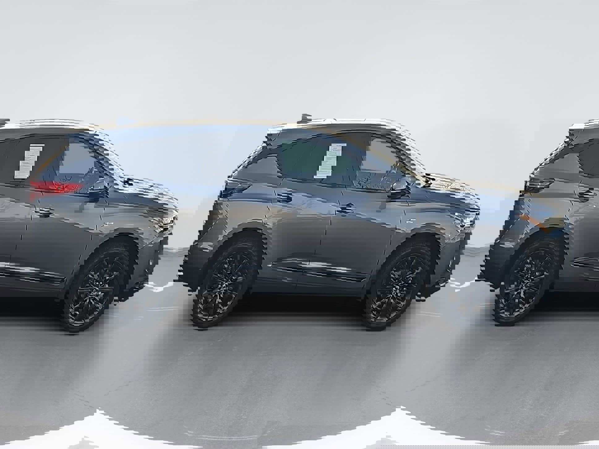 Used 2025 Acura RDX A-Spec image 2