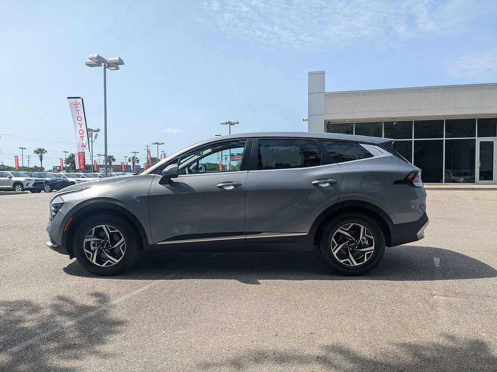 Used 2025 Kia Sportage LX FWD image 6