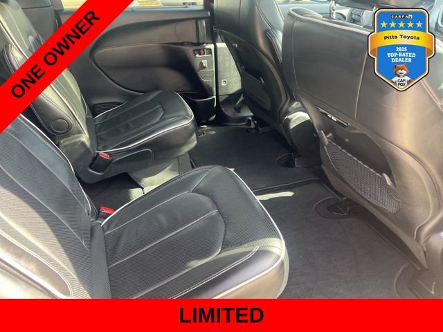 Used 2025 Chrysler Pacifica Limited image 14