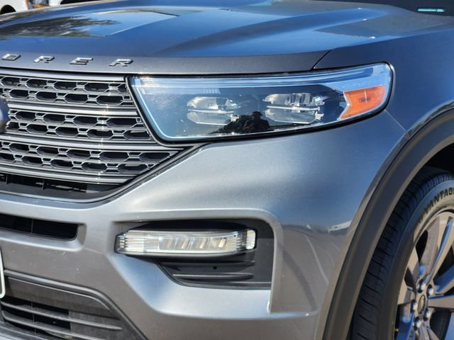 Used 2023 Ford Explorer XLT w/ Equipment Group 202A AWD/4WD image 16