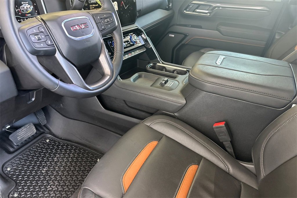 Used 2025 GMC Sierra 3500 AT4 w/ AT4 Premium Plus Package image 11