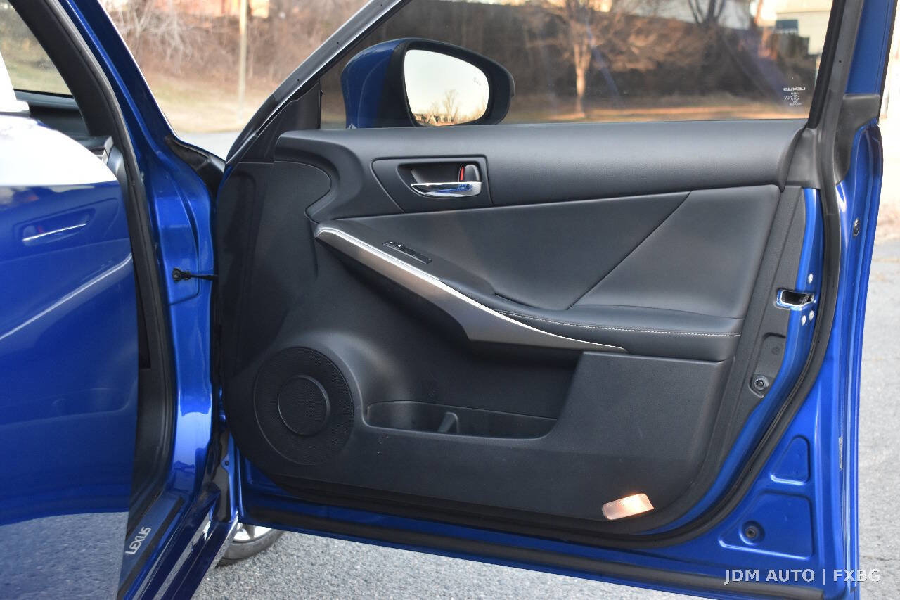 Used 2016 Lexus IS 300 AWD w/ F Sport Package image 9