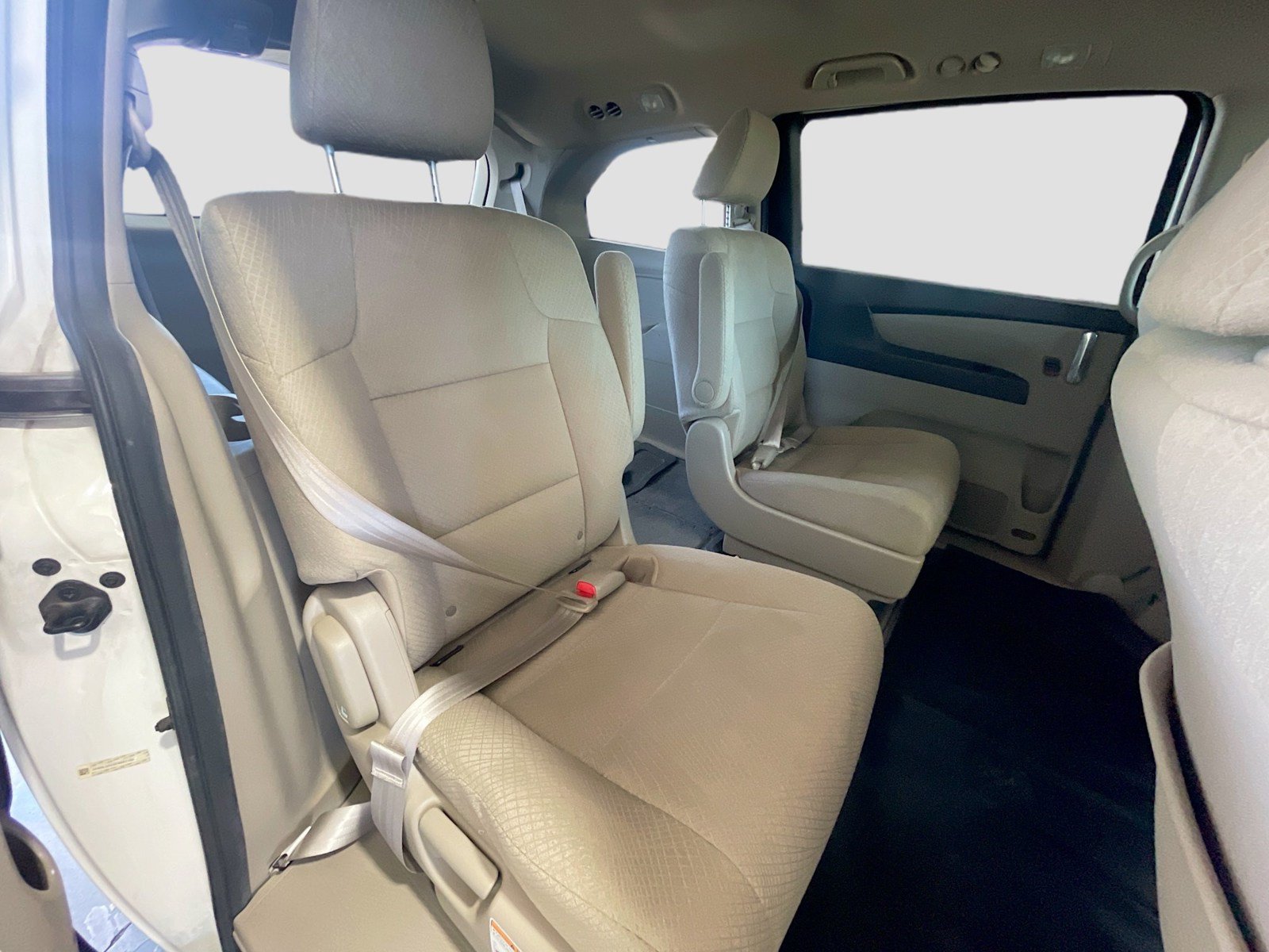 Used 2015 Honda Odyssey LX image 15