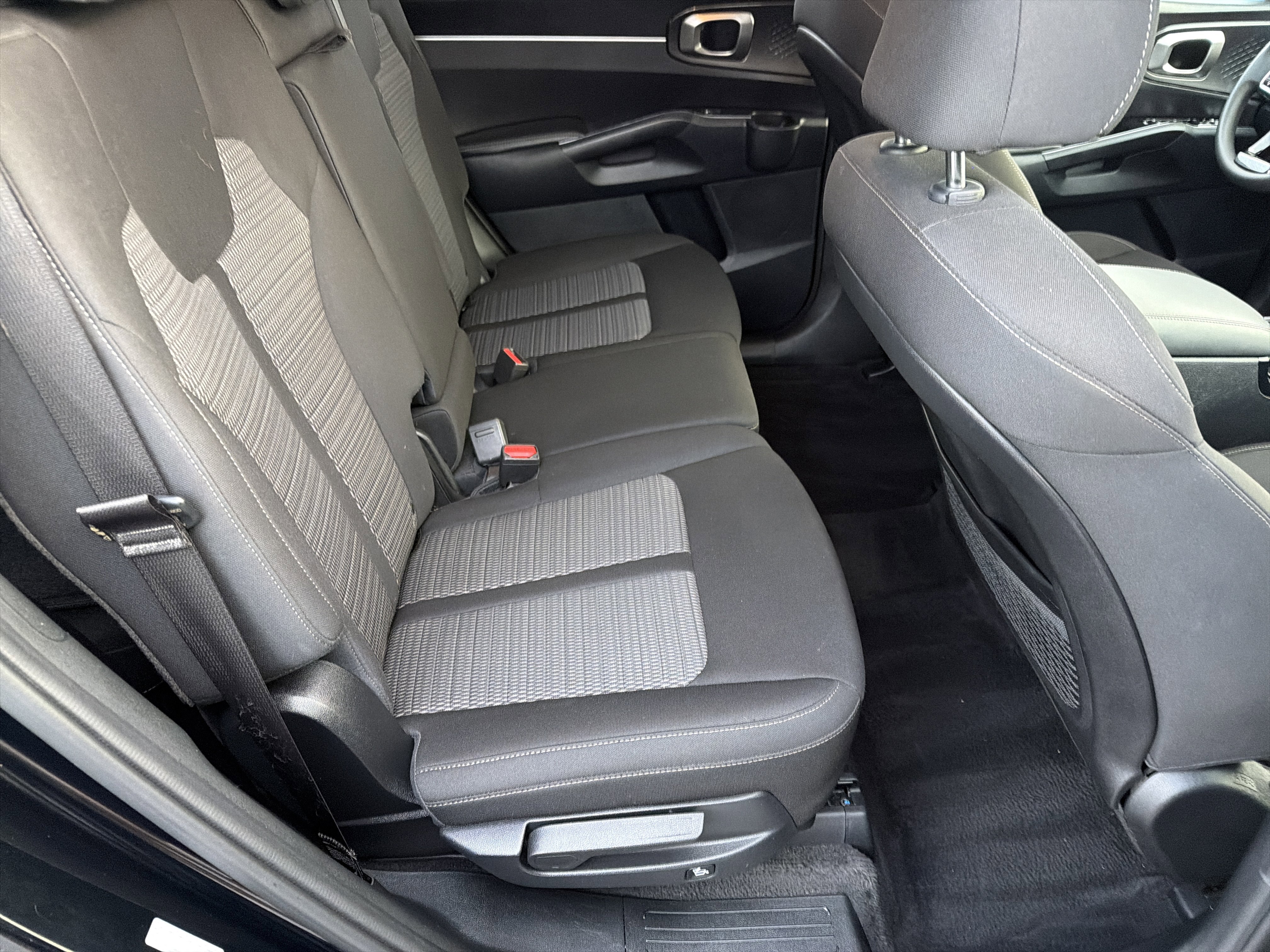 Used 2023 Kia Sorento LX image 15