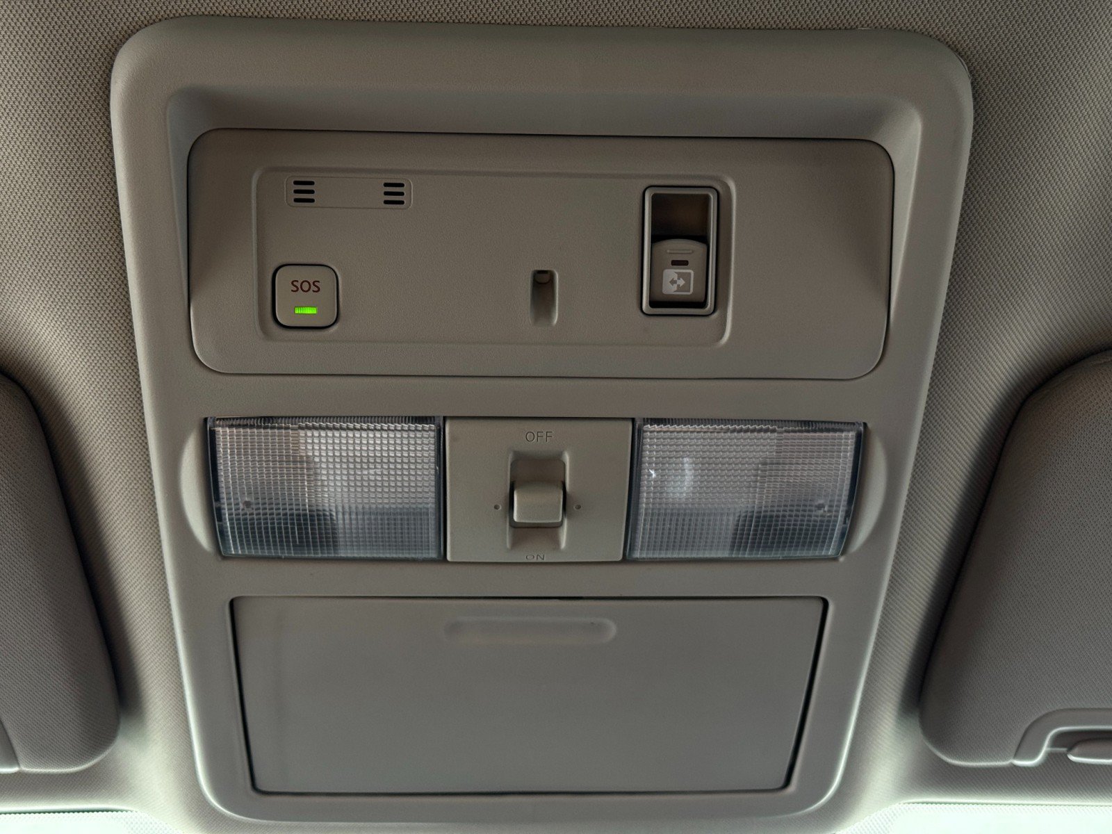 Used 2023 Nissan Titan SV w/ SV Convenience Package RWD image 27