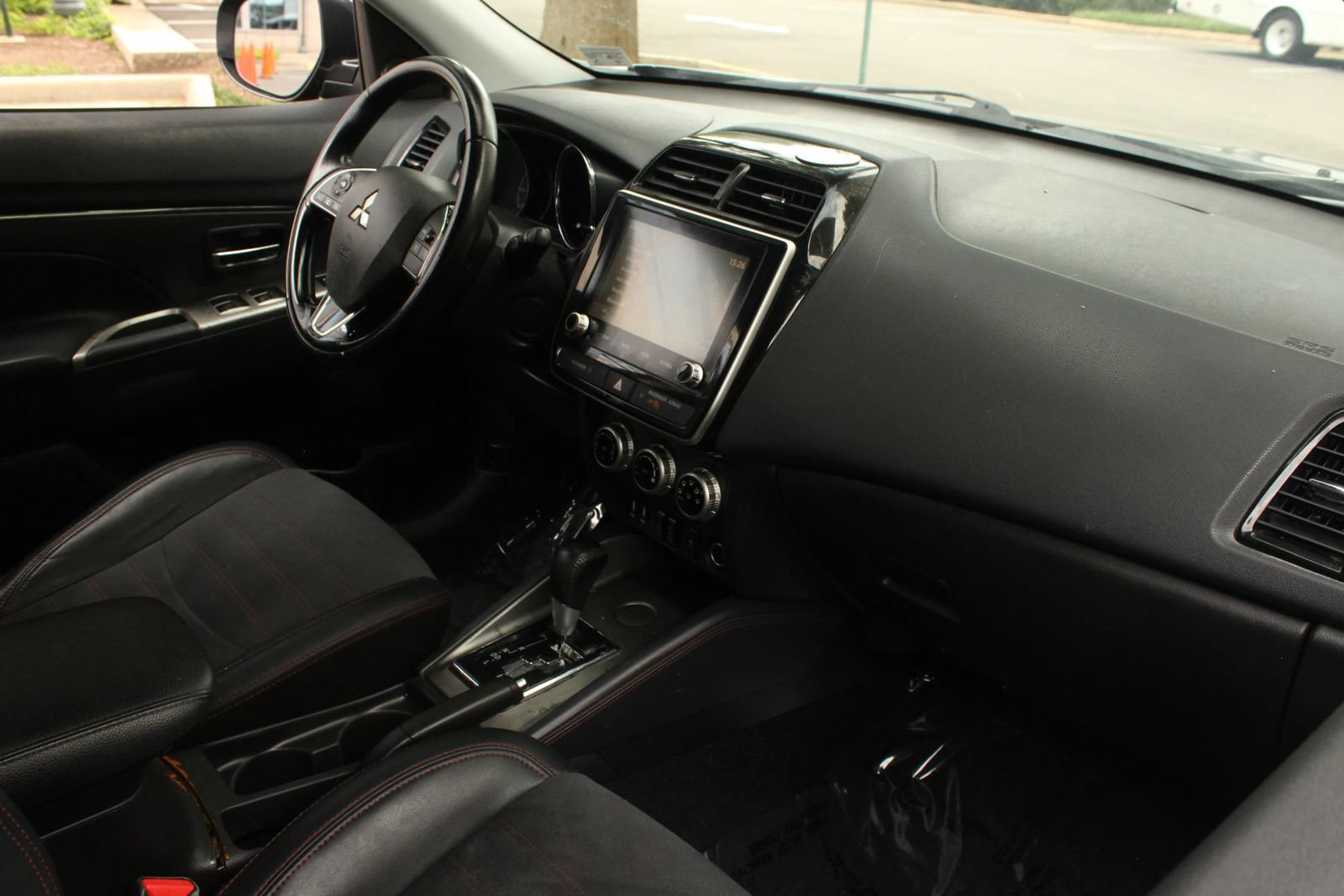 Used 2022 Mitsubishi Outlander Sport SE FWD image 25