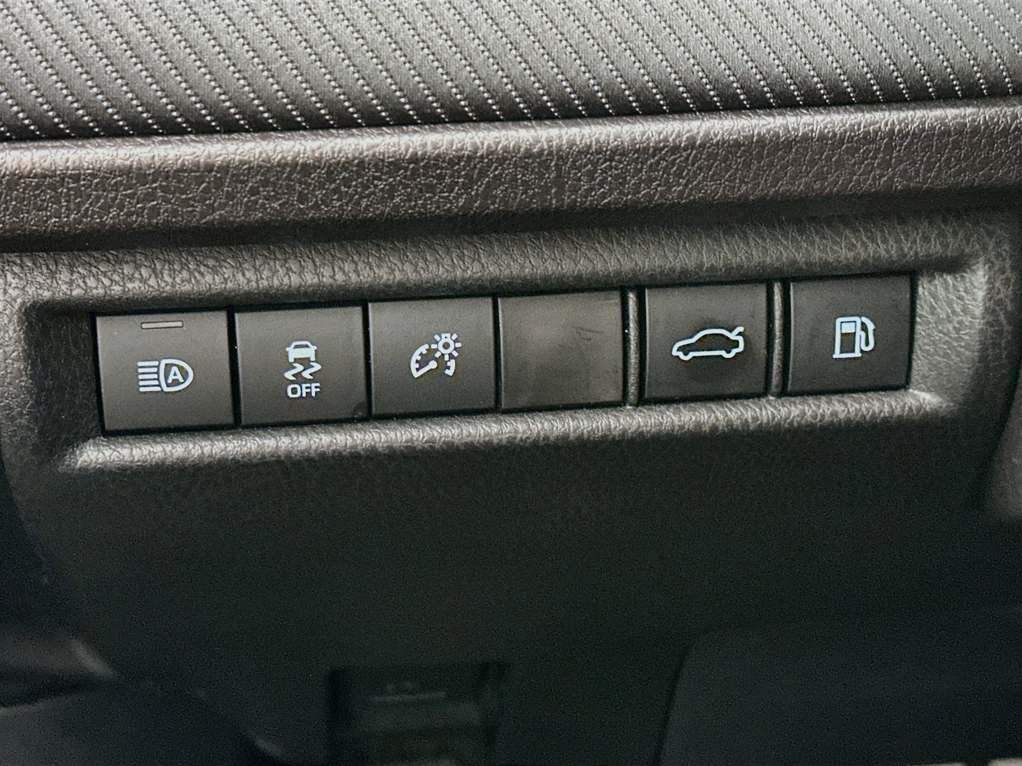 Used 2025 Toyota Camry SE FWD image 17