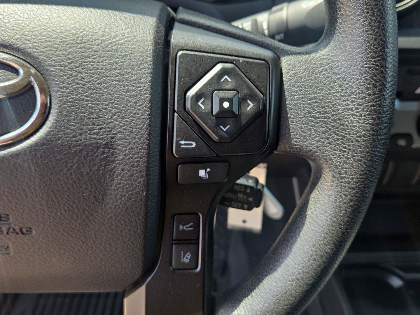 Used 2021 Toyota Tacoma SR AWD/4WD image 25