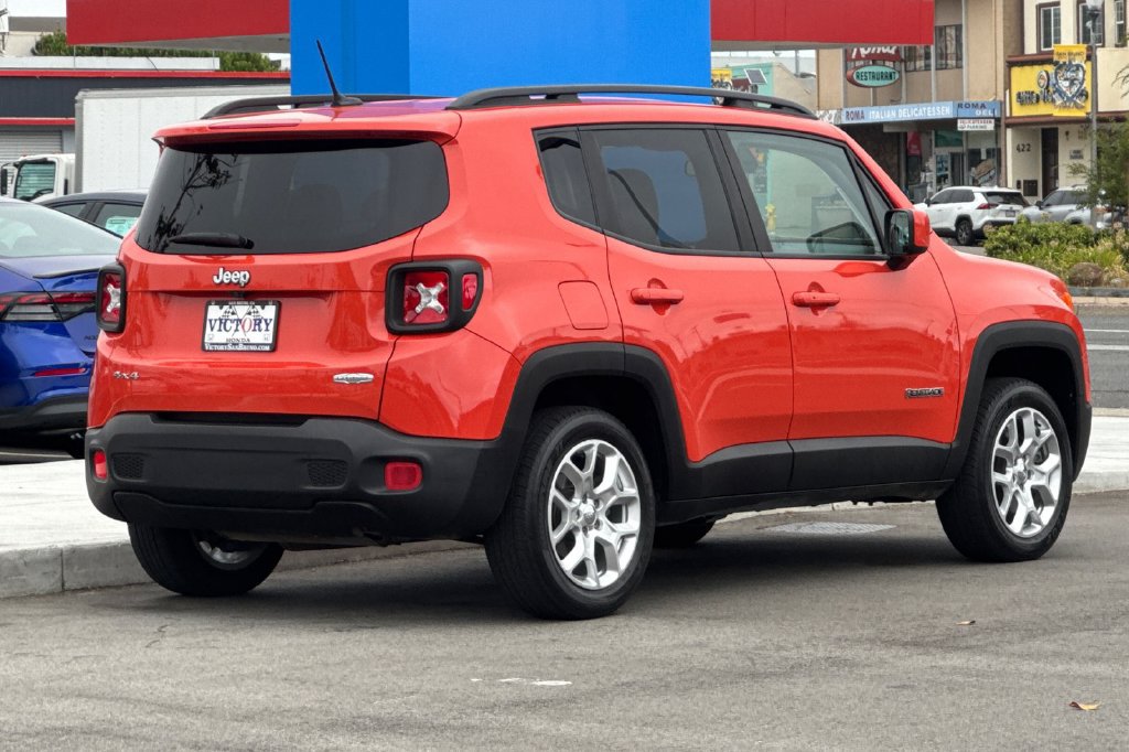 Used 2015 Jeep Renegade Latitude w/ Cold Weather Group II AWD/4WD image 4